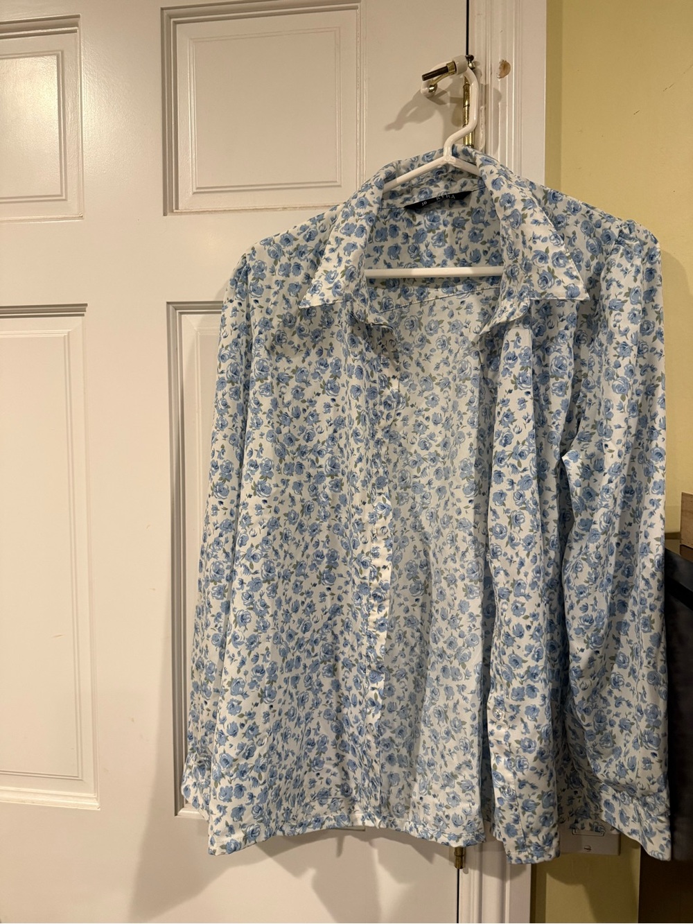 Women’s floral button shirt